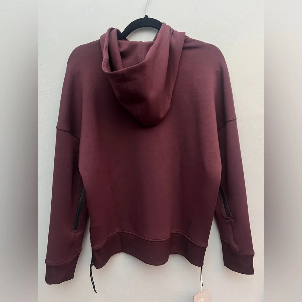 *New* On Running Hoodie in Mulberry, Size XS - Picture 8 of 10